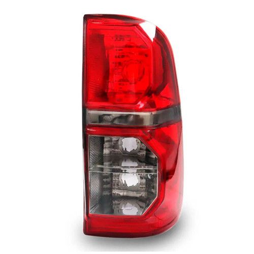 LANTERA TRASEIRA HILUX 12/15 COFRAN LADO DIREITO FUMÊ - UNIDADE