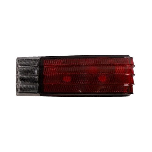 LANTERNA TRASEIRA CORCEL II TRICOLOR JCV LADO DIREITO PLÁSTICO SEM FRISO - UNIDADE